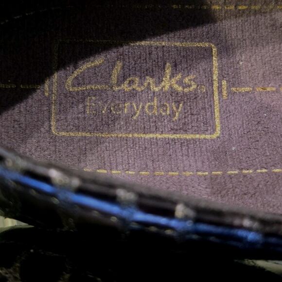 Clarks Cushion Loafer Women 7 Patent Leather Alligator Look Brown-Goldish Color - Picture 5 of 7